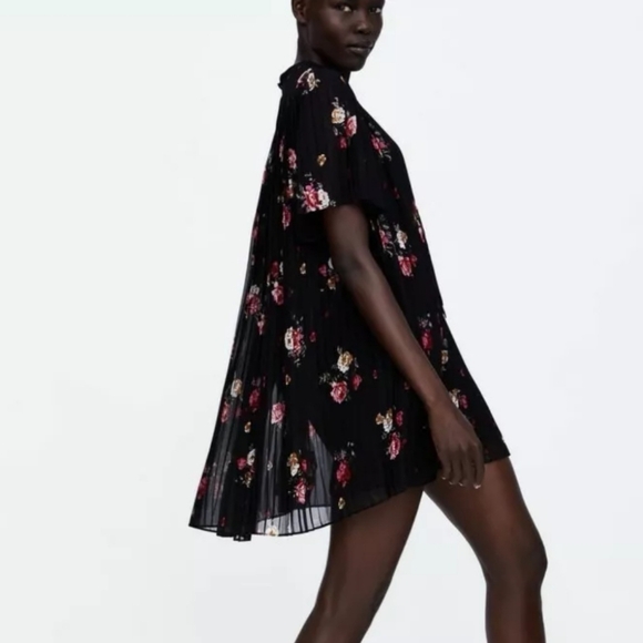 Zara accordian dress/romper - Picture 5 of 5